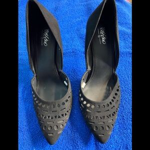 Size 9 woman’s pumps
